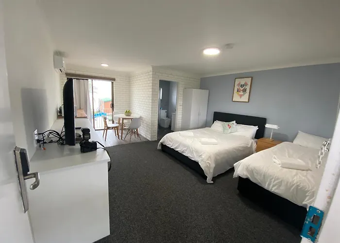 Lakeside Inn Wollongong